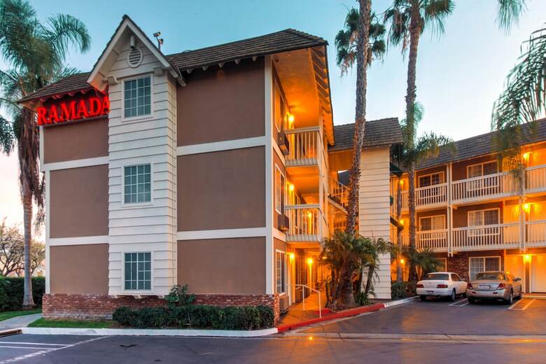 Hotel Ramada By Wyndham Costa Mesa/newport Beach