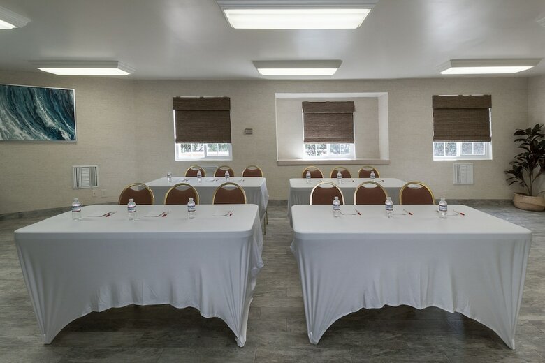 Hotel Ramada By Wyndham Costa Mesa/newport Beach