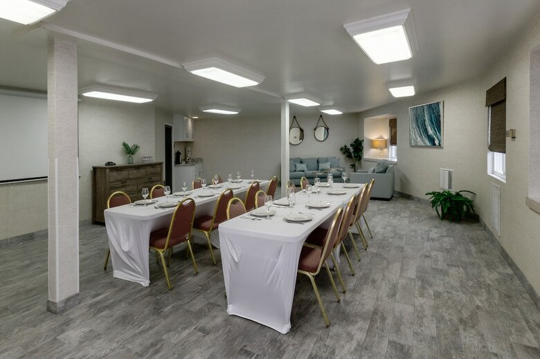 Hotel Ramada By Wyndham Costa Mesa/newport Beach