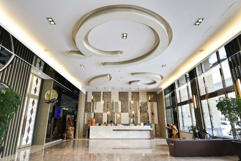Tsun Huang Hotel