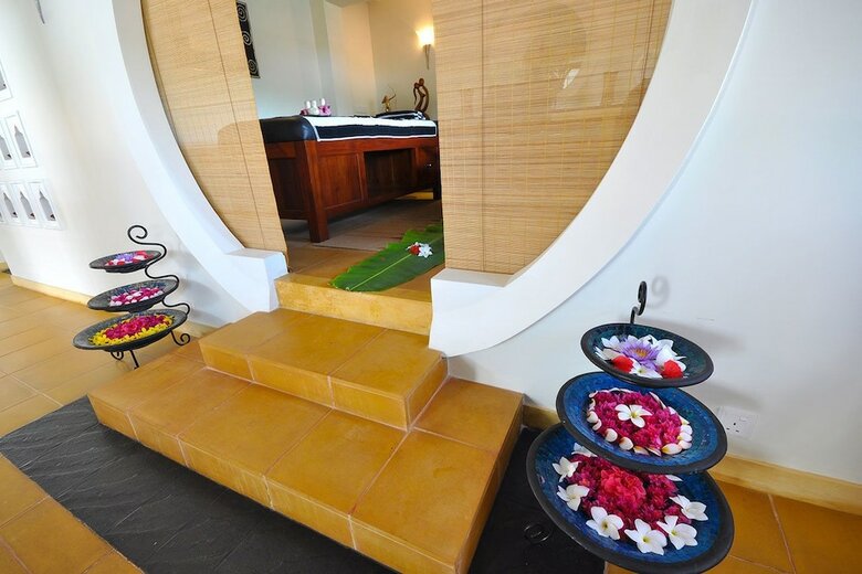 Hotel Cocoon Resort & Villas