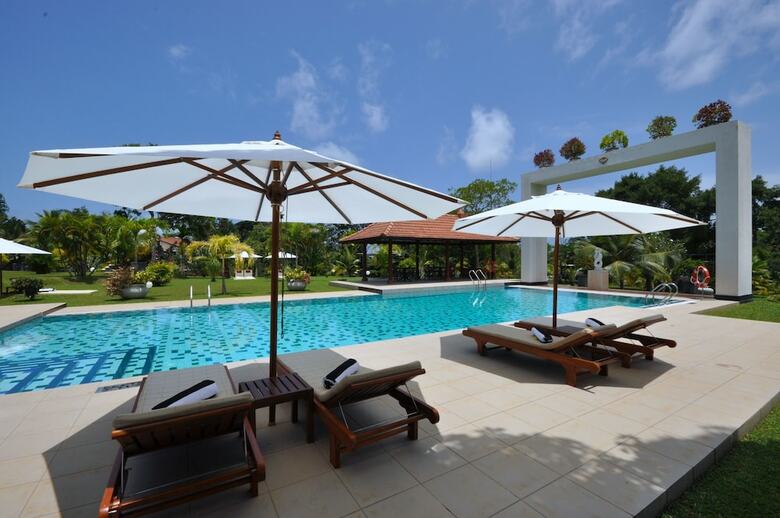 Hotel Cocoon Resort & Villas