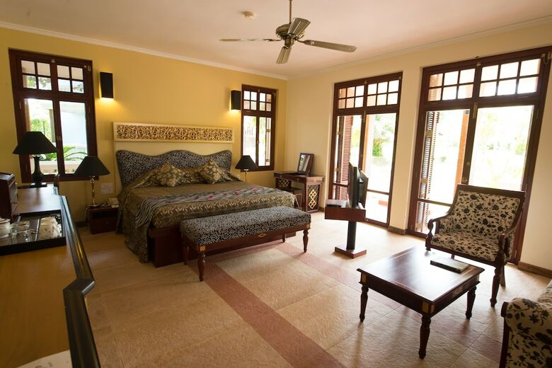 Hotel Cocoon Resort & Villas