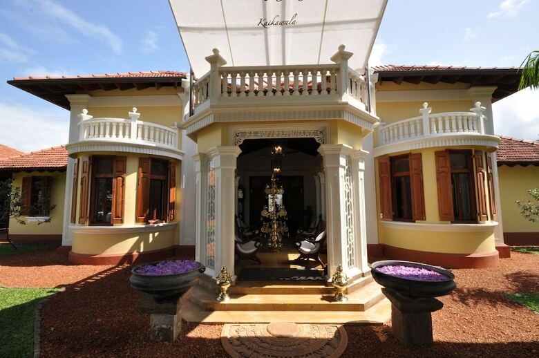 Hotel Cocoon Resort & Villas
