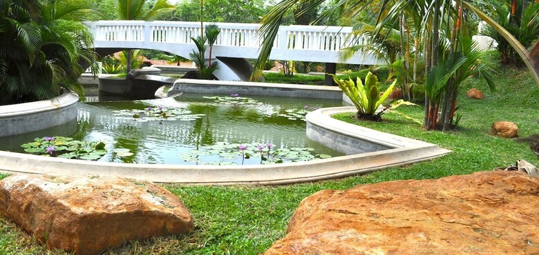 Hotel Cocoon Resort & Villas