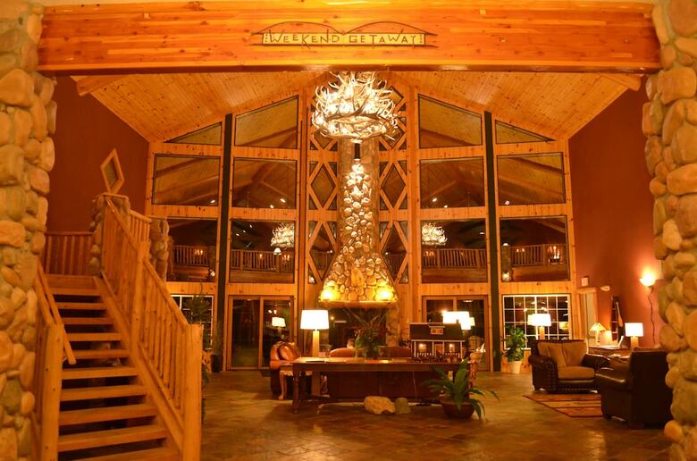 Hotel Stafford's Crooked River Lodge & Suites