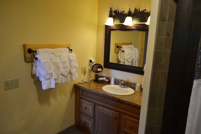 Hotel Stafford's Crooked River Lodge & Suites