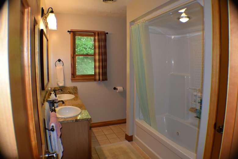 Creekside Paradise Bed And Breakfast