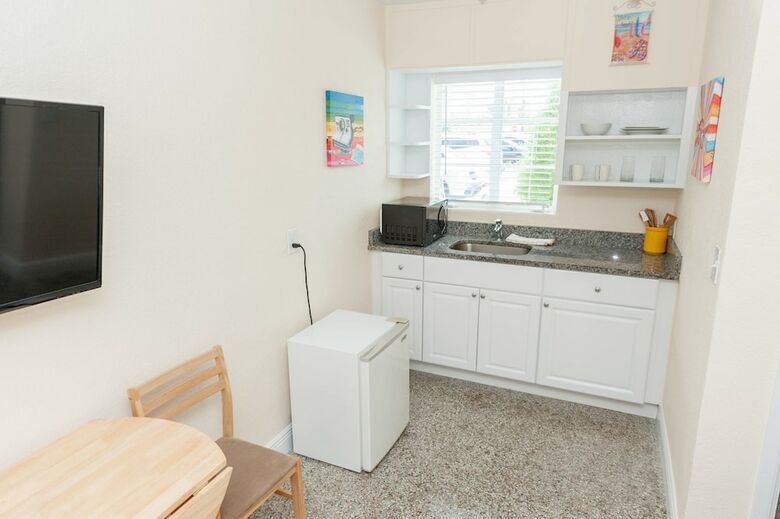 Motel Brightwater Suites On Clearwater Beach
