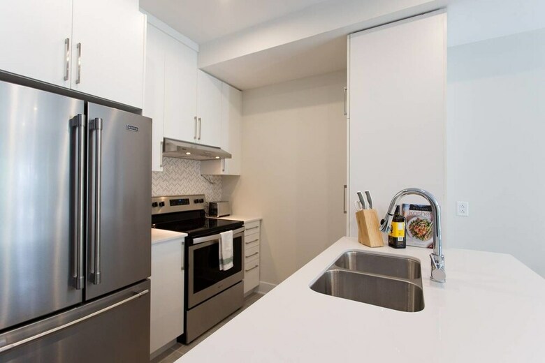 Stunning Split Level 3 Br Little Italy Apartment
