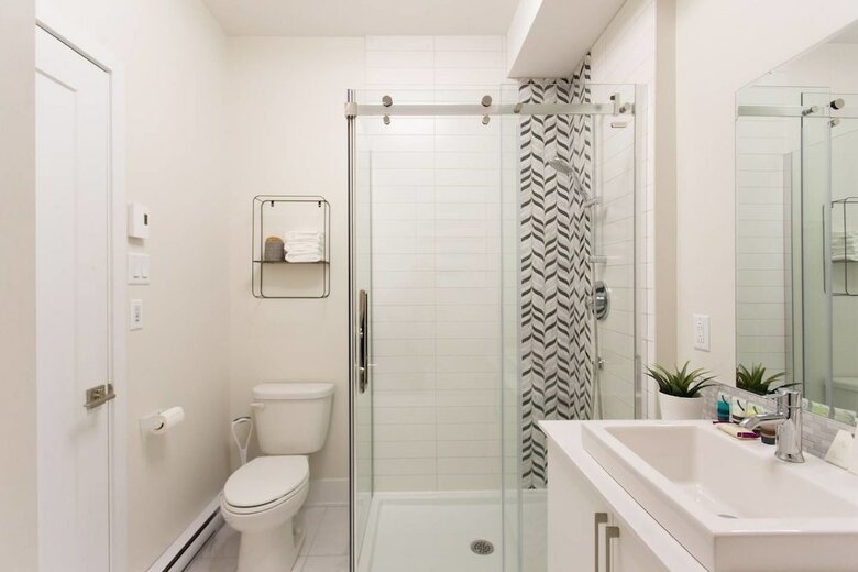 Stunning Split Level 3 Br Little Italy Apartment