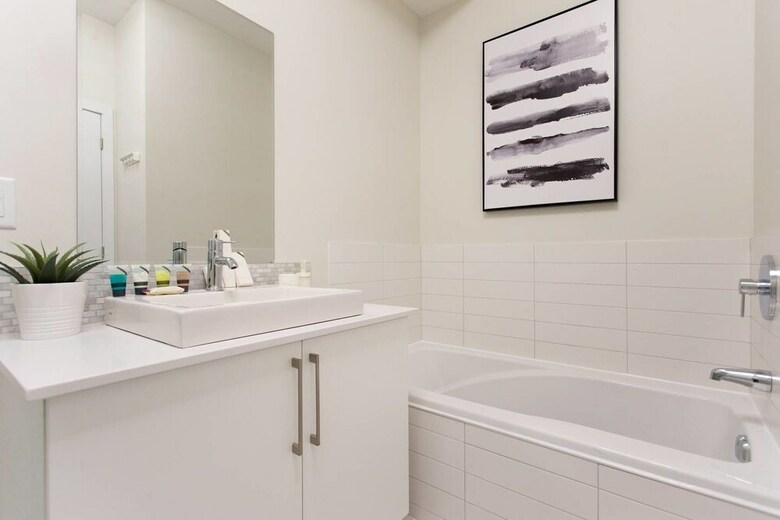 Stunning Split Level 3 Br Little Italy Apartment