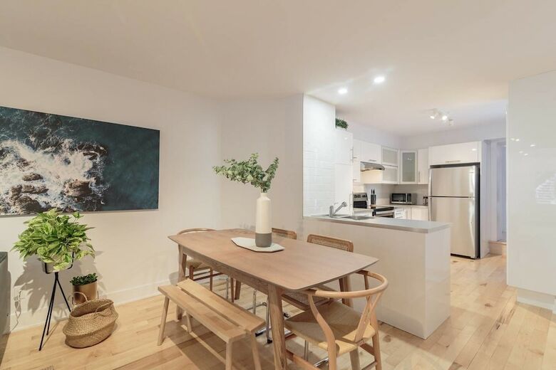 3 Br Luxury & Spacious Apartment In Little Italy