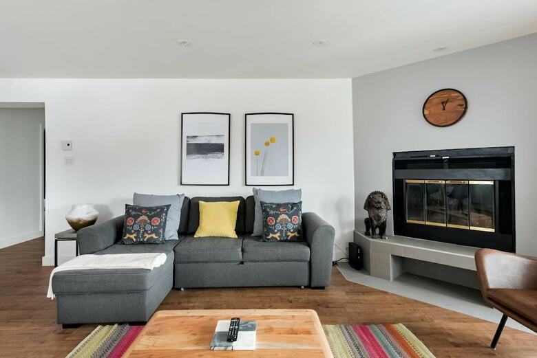 Apartamento Commodious Condominium In Tranquil Lakeside Setting
