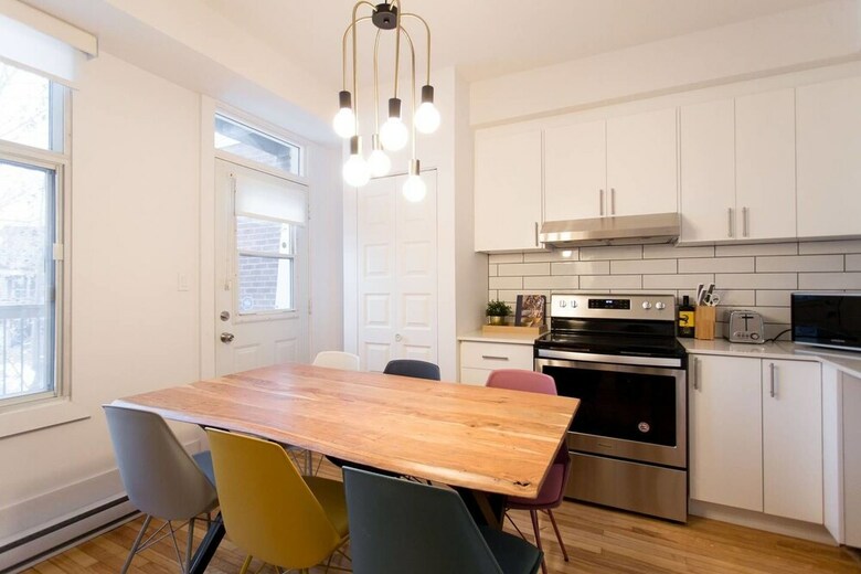 Charming Montreal 3 Bdr Apartment Next To Subway