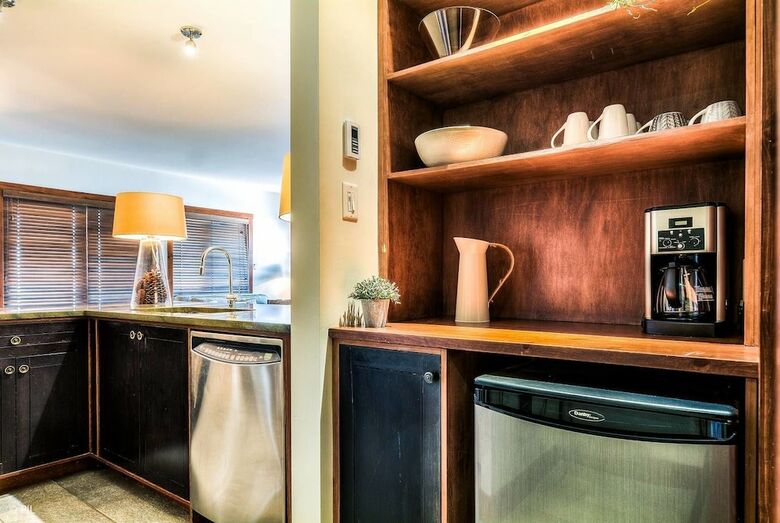 Mont-tremblant Country Chic Ski In/ski Out