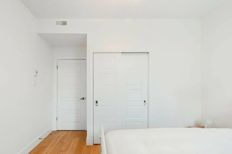 Hip, Stylish Apartment In Little Italy