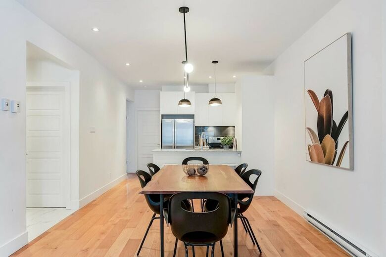 Hip, Stylish Apartment In Little Italy