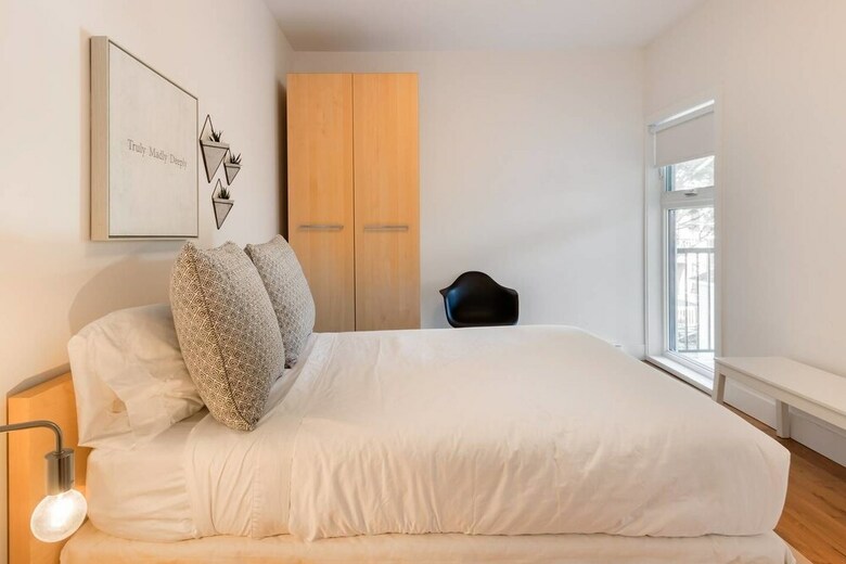Exquisite Modern Condo In Little Italy