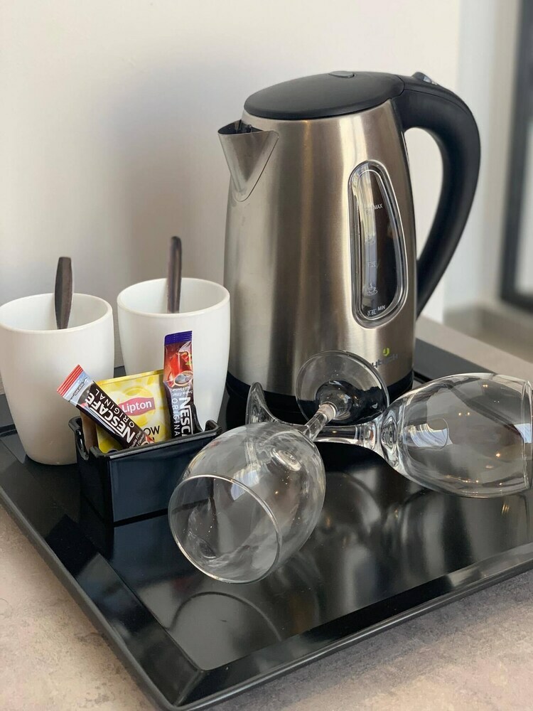 Hotel Life Inn Suites