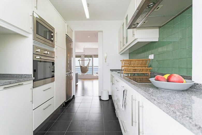 Pina I By An Island Apart