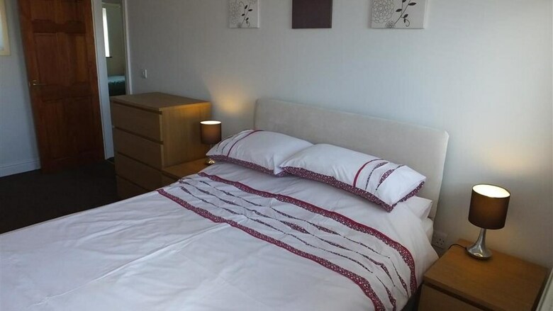 Freshwater Bay Hol Vge 14