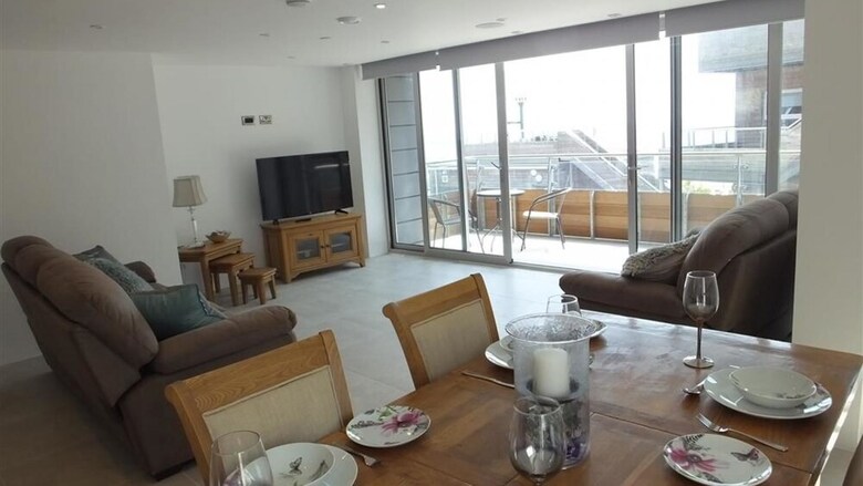 Waters Edge 10