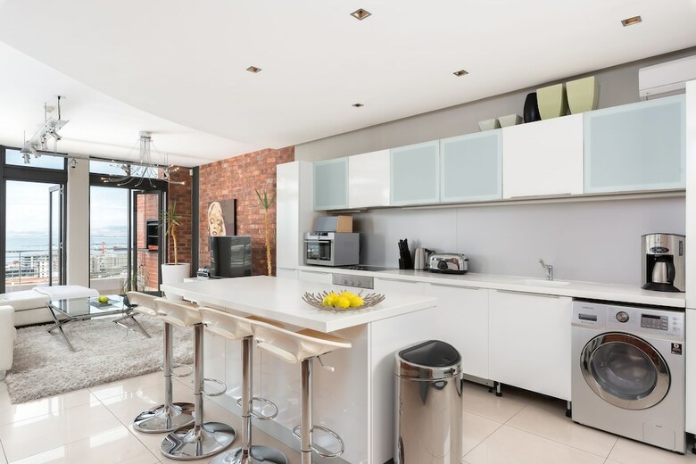 Metropolis Luxury Apartments
