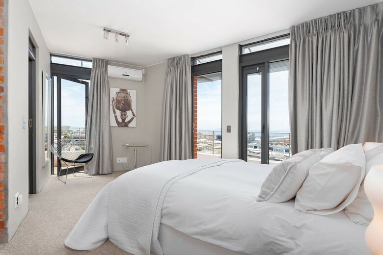 Metropolis Luxury Apartments
