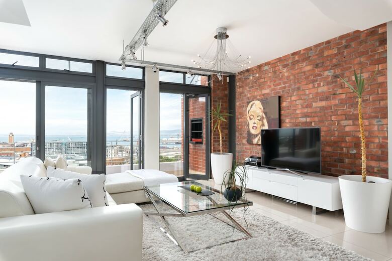 Metropolis Luxury Apartments