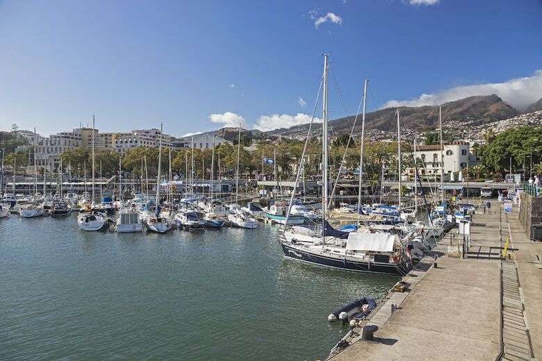 Ajuda III By An Island Apart