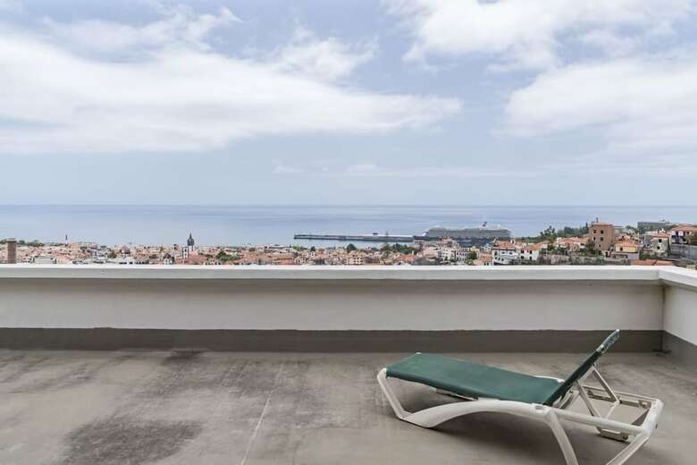 Quinta De�o I By An Island Apart