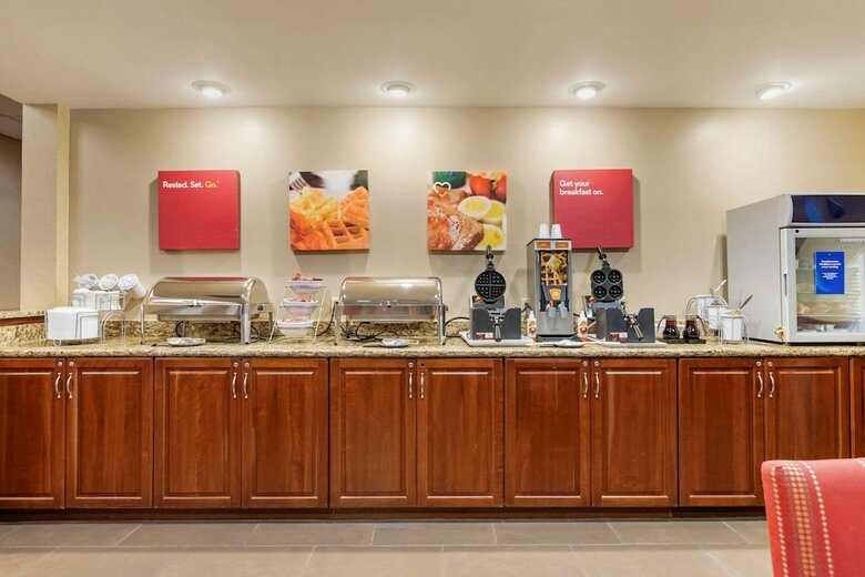 Hotel Comfort Suites Grand Rapids North