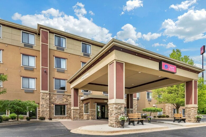 Hotel Comfort Suites Grand Rapids North