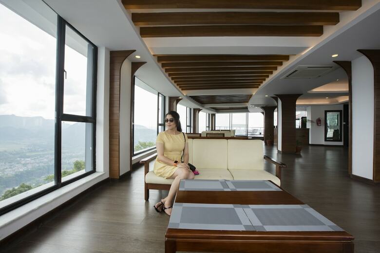 Himalayan Front Hotel By Kgh Group