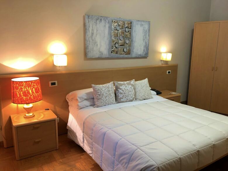 Hotel La Fert� Restaurant And Suites