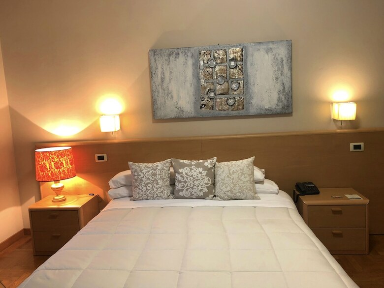 Hotel La Fert� Restaurant And Suites