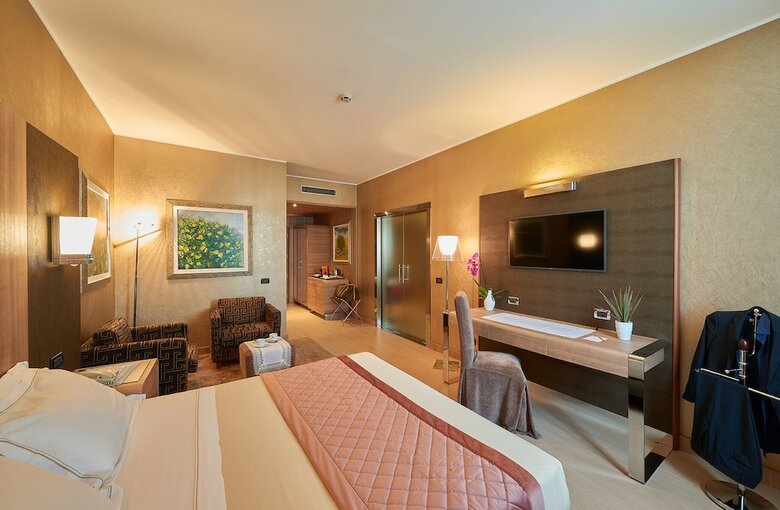 T Hotel Lamezia