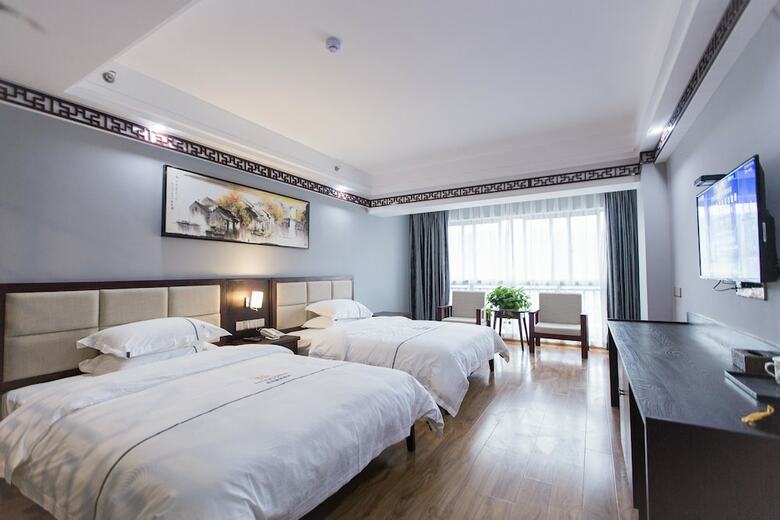 Jun Yue Man Ju Hotel