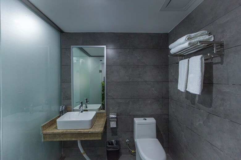 Jun Yue Man Ju Hotel