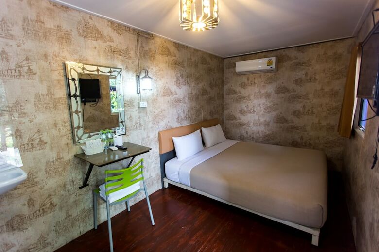 Iron Resort&hotel