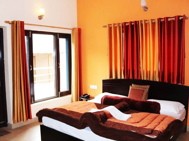 Hotel Shivalik River Retreat