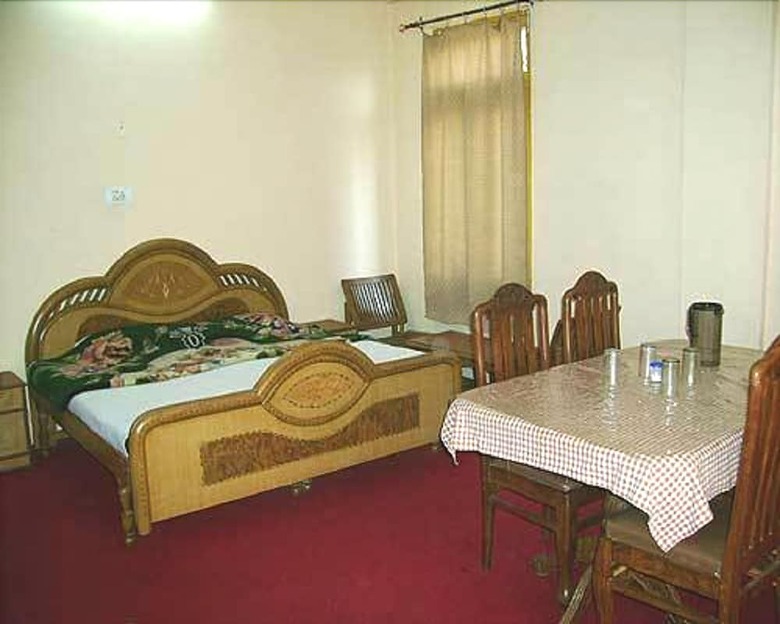 Hotel Midway Resort