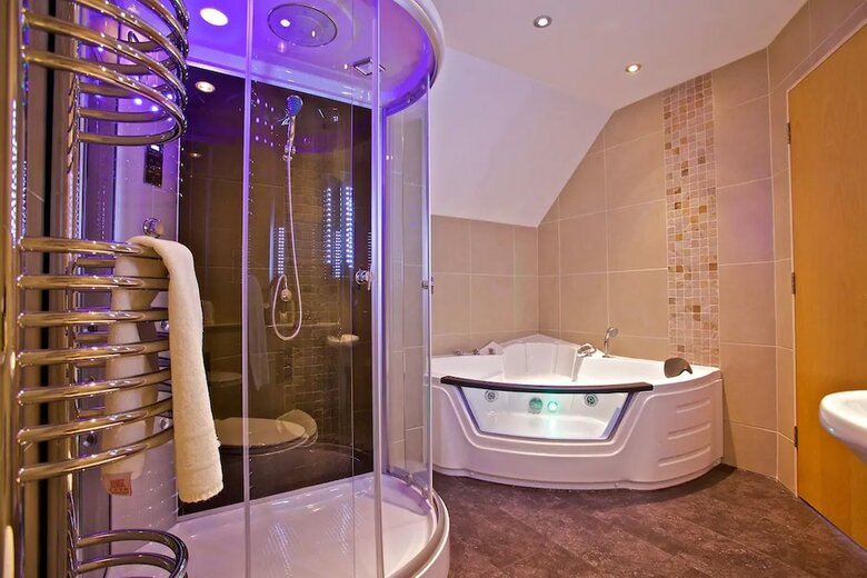 Standing Stones Hotel