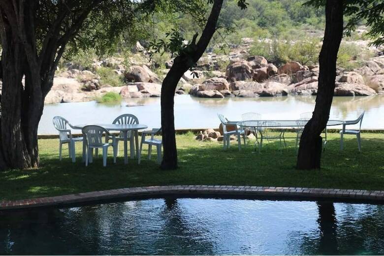 Posada Nyangombe Safari Lodge