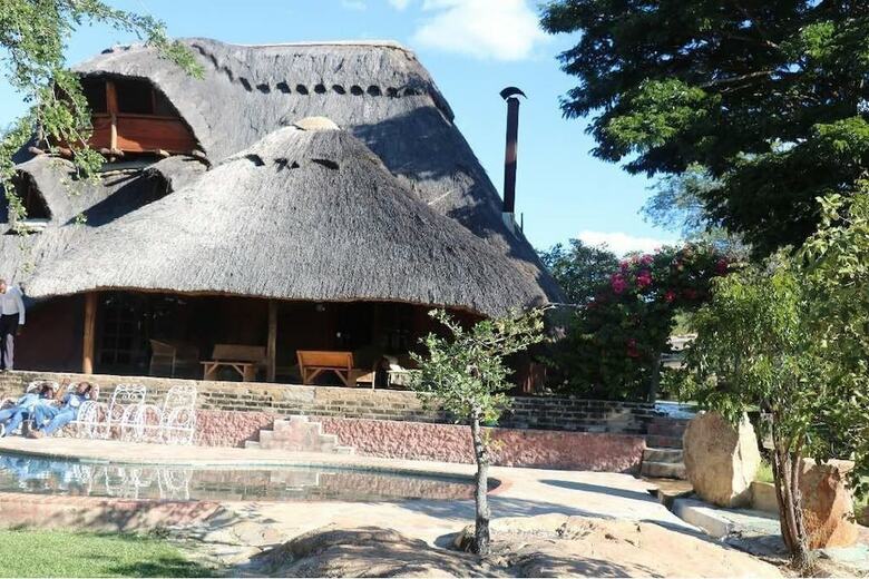 Posada Nyangombe Safari Lodge