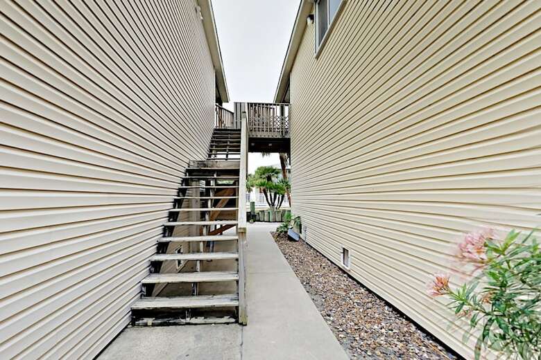 221b Las Palmas - Two Bedroom Condo
