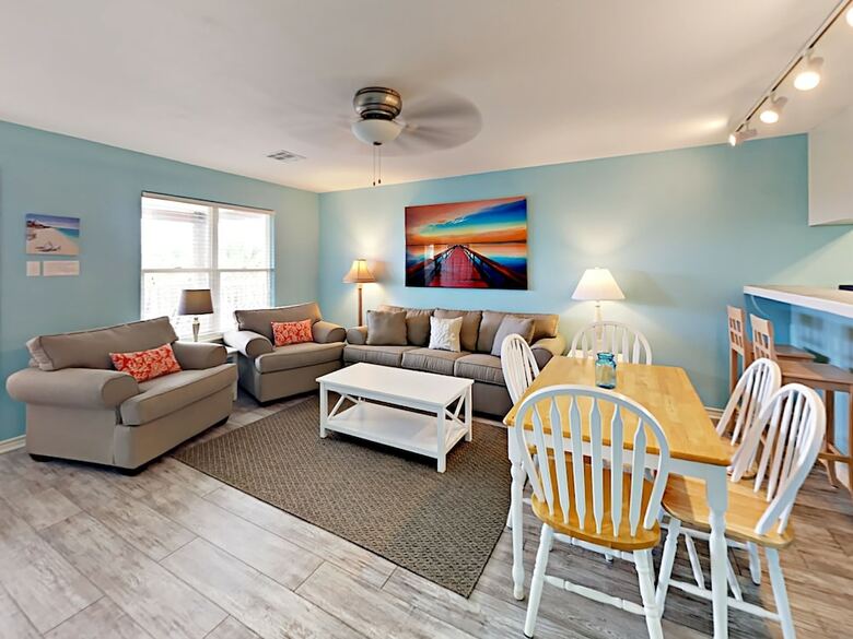 221b Las Palmas - Two Bedroom Condo