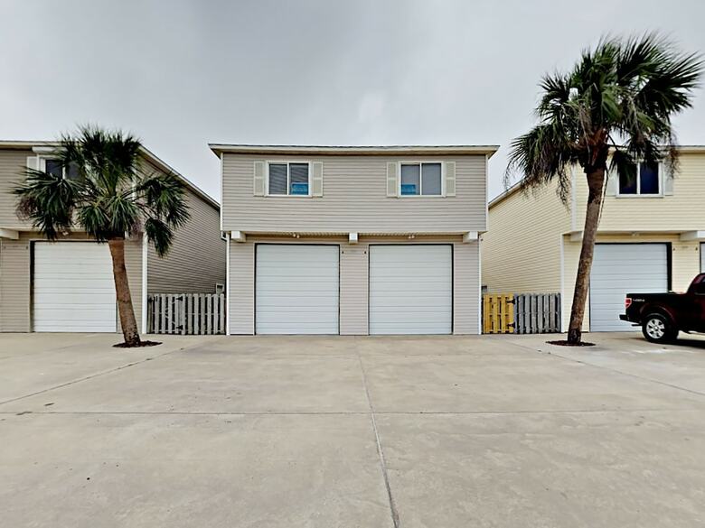 221b Las Palmas - Two Bedroom Condo