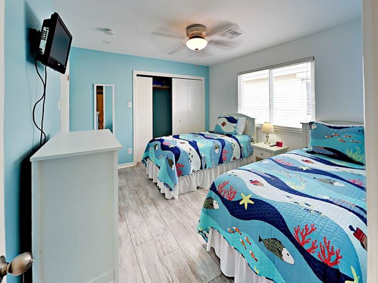 221b Las Palmas - Two Bedroom Condo